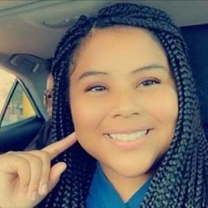 Meet your Posher, Vicky